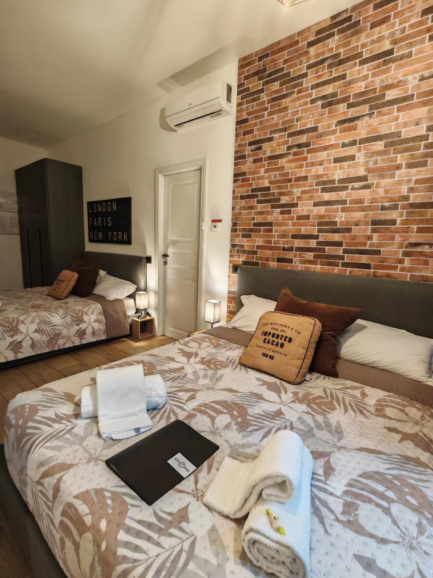 Mc Fly Rooms Malpensa Airport Галларате Экстерьер фото