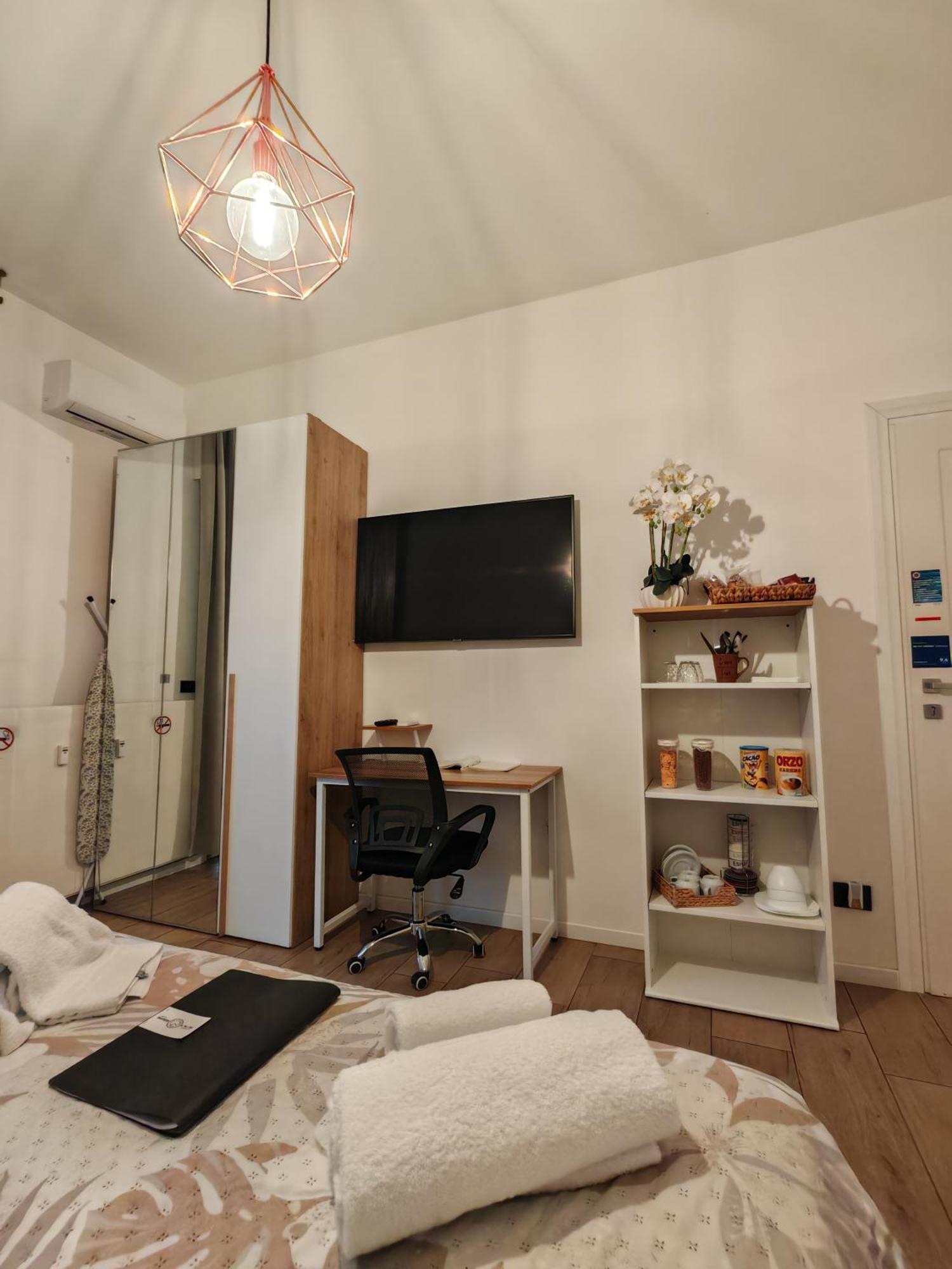 Mc Fly Rooms Malpensa Airport Галларате Экстерьер фото